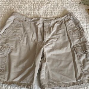 Men’s Columbia 38 khaki shorts